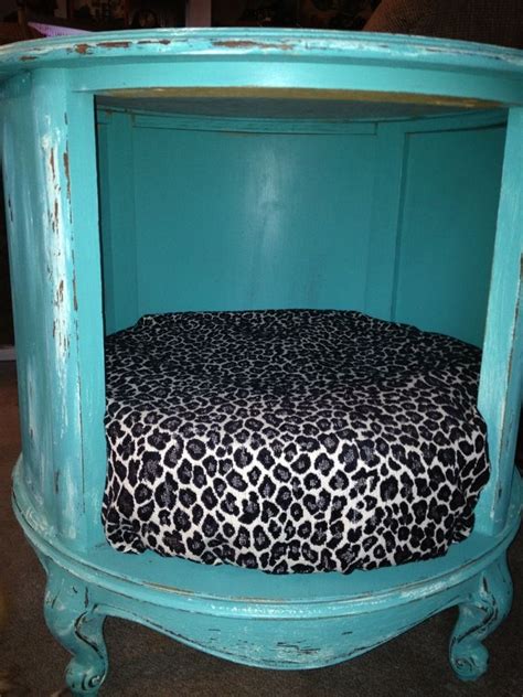 Dog Bed In A Bed Side Table Diy Décoration Diy Crafts Painted