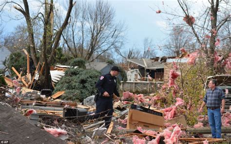 Washington Illinois Tornado Kills Eight During Severe Midwest Storm