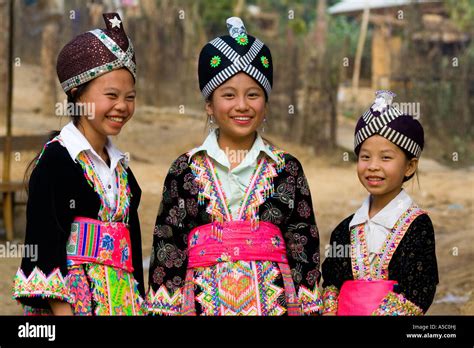 Laos Luang Prabang Hmong Girls Stock Photos & Laos Luang Prabang Hmong Girls Stock Images - Alamy