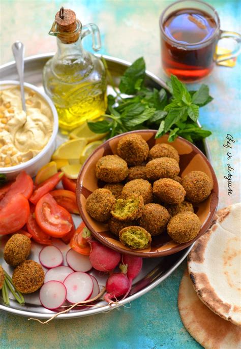 These vegan middle eastern recipes are a perfect addition to your diet. Middle eastern breakfast, take 1: fool, hummus,falafel ...