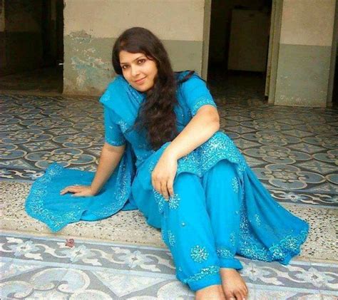Cute Pakistani Girls Hot Photos In Bedroom Pakistani Girl Hottest