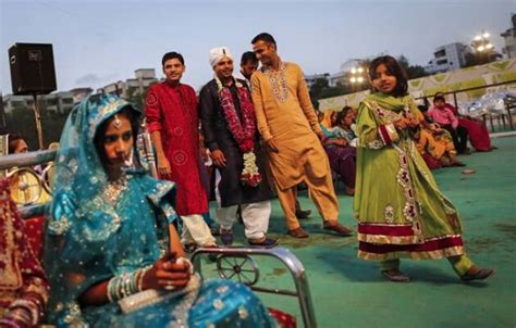 35 Couple Tie The Knot At Mass Marriage Ceremony In Mumbai Picture Gallery Others News The