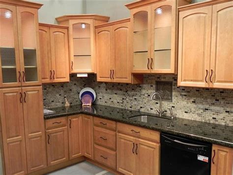 In this way, what color countertops look best with oak cabinets? Cabinet Wood Finish Feature: Oak | Designer Cabinets ...