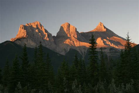 Three Sisters Canmore Stock Photos Pictures And Royalty Free Images Istock