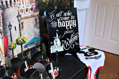 Disneyland Themed Party Decorations And Free Printables Disneyland