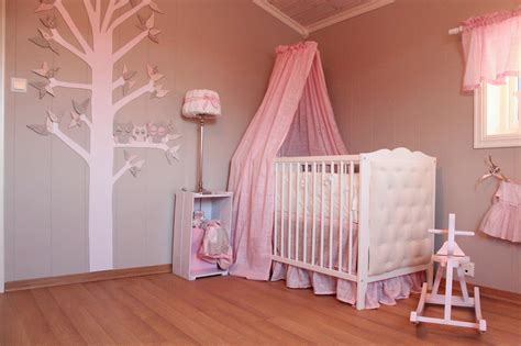 Looking for some 'shady' ideas to keep the sun and rain a few steps away? Nursery design ideas - DIY canopy over the crib, tree and ...