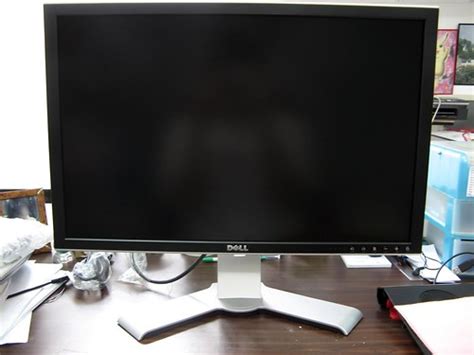 Review Dell 2407wfp 24 Inch Widescreen Ultrasharp Lcd Monitor Liewcf