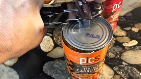 The correct way to use a can opener