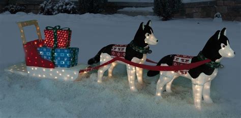 Huskies Pulling Sleigh Christmas Decor