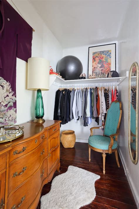 It means that i may receive a commission if you click a link if you're planning on organizing, decluttering, or renovating your small bedroom, we've gathered a list of the best organization ideas on pinterest to. 20 Smart Ways to Organize Your Bedroom Closet | Apartment ...