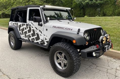 Modified 9600 Mile 2016 Jeep Wrangler Rubicon Unlimited 4x4 For Sale