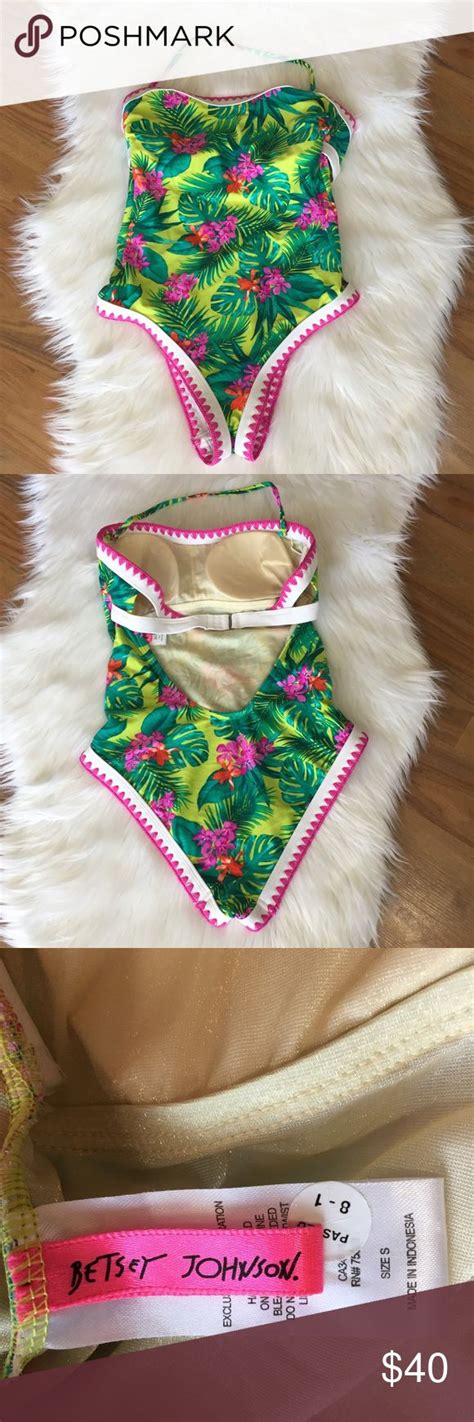 Nwot Betsey Johnson Tropical Print Swimsuit Small Print Swimsuit