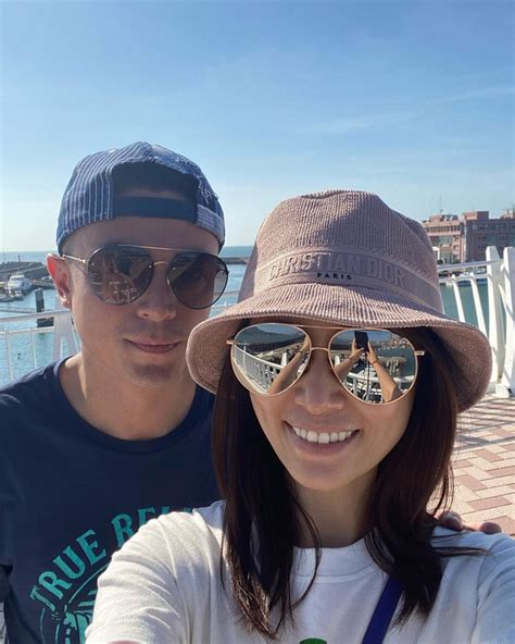 Studio của lâm tâm như đã share lại bài post này với kèm theo caption và biểu tượng trái tim. 4 năm hôn nhân sóng gió của Lâm Tâm Như - Hoắc Kiến Hoa