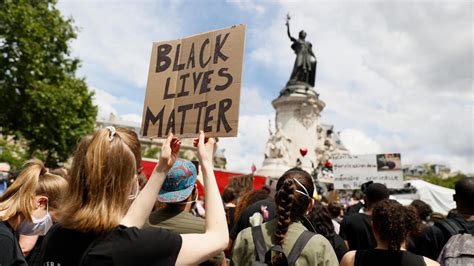 black lives matter plusieurs milliers de manifestants réunis contre le racisme à paris