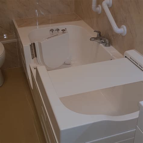 Walk In Baths For The Disabled And Elderly Absolute Mobility