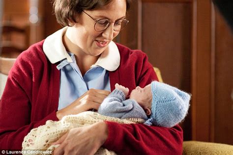 Hit Bbc Drama Call The Midwife Inspires A Rush Of Trainees Daily Mail