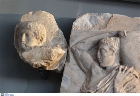Συγκίνηση στο Μουσείο Ακρόπολης Επανενώθηκαν τα θραύσματα του