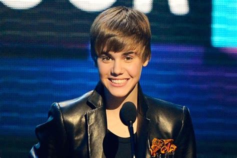 Justin Bieber Wins Big At American Music Awards 2010 A Complete List