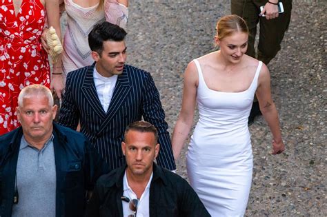 Liste des joueurs, remplaçants, postes, numéros, entraîneur et staff. Joe Jonas and Sophie Turner wedding: Game of Thrones star ...