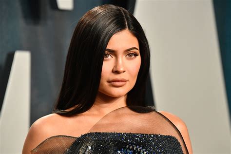 Instagram Kylie Jenner Devient La Femme La Plus Suivie Au Monde