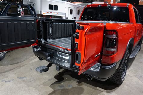 Gallery The Ram 1500s New Multi Function Tailgate Hooniverse