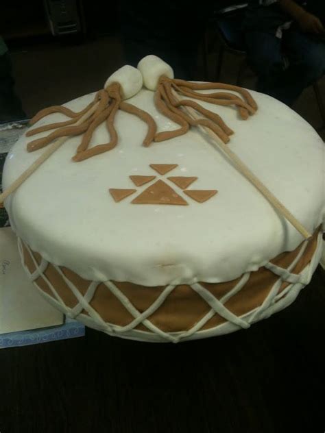 Tribal Cake Drum From Food Evangelist Blogspot With Images Native American Cake Cake