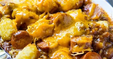Hot dogs, canned chili & beans, cheese, and tater tots. CHEESY HOT DOG TATER TOT CASSEROLE #EASYRECIPES #LUNCH ...