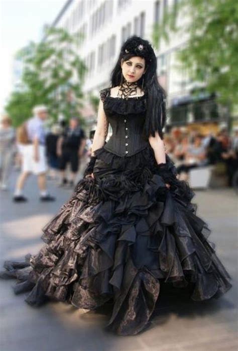 Gothic Fashion For All Those People Who Love Dressing In Gothic Type Fashion Clothes And