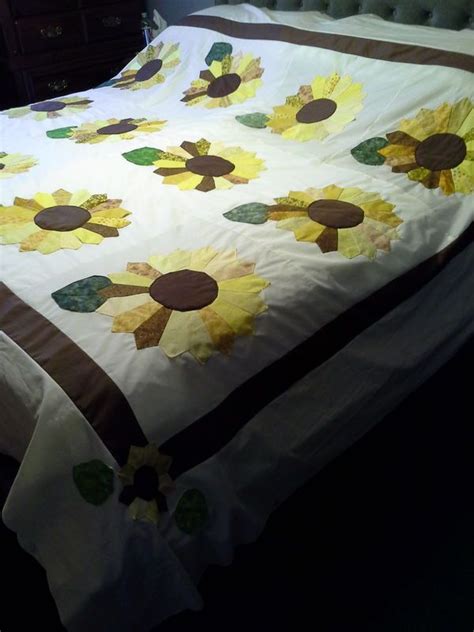 Sunflower Courtepointe Sunflower Quilts Quilting Blanket Sewing Bed