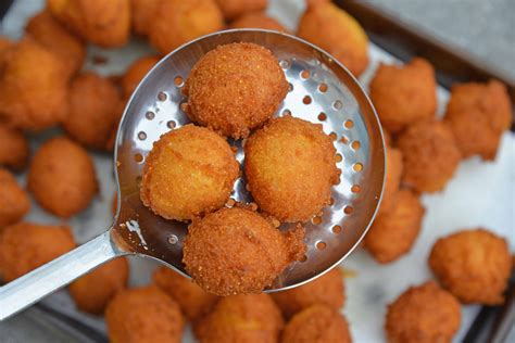 Add water and beer and form into a stiff batter. Why Are They Called Hush Puppies - Smarts4k.com Wallpaper