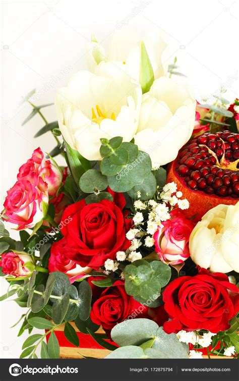 Sul nostro sito web puoi trovare il bouquet perfetto per te o per. Mazzi Di Fiori E Frutta