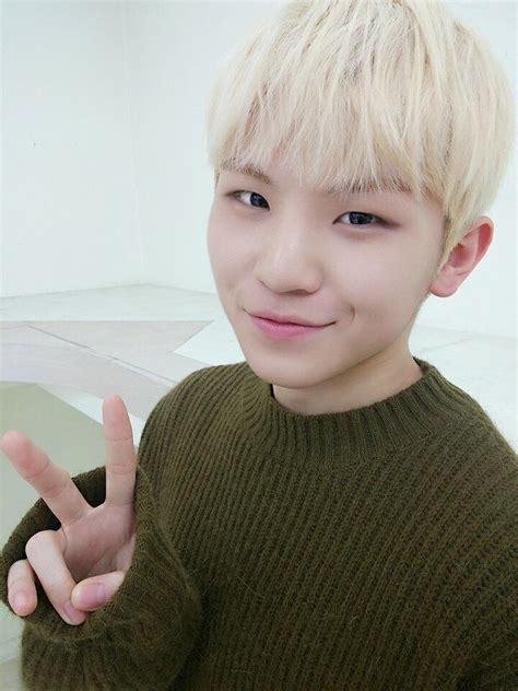 Ahhh Woozi Is Too Adorable For Life ️ Seventeen Funny Seventeen Woozi Seventeen Debut