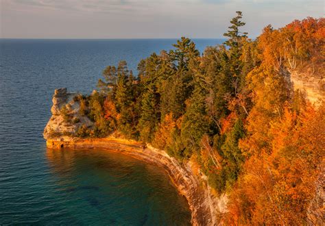 Why Fall Is The Perfect Time To See Pictured Rocks Pictured Rocks