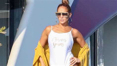 Jennifer Lopez Demuestra Una Vez Más Que Está Perfecta A Sus 50 Años