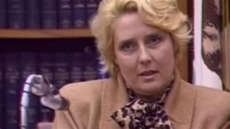 Betty is still in jail, at the california institute for women, having twice been denied parole due to her lack of repentance for the murders. La extraña verdad sobre la historia de Betty Broderick - Español news24viral
