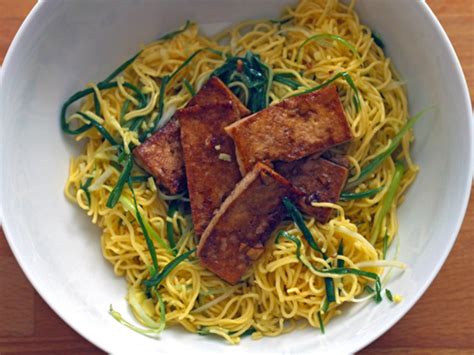 Momofukus Ginger Scallion Noodles With Tofu Recipe