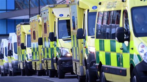 Uk Nearly 30000 Patients Died Since The Pandemic Due To Ambulance Delays Breezyscroll