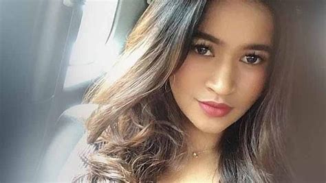 Potret Seksi Putri Amelia Miss Sport Tourism Indonesia Yang Terjerat