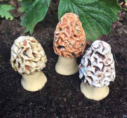 55 Creative Garden Art Mushrooms Design Ideas For Summer 16