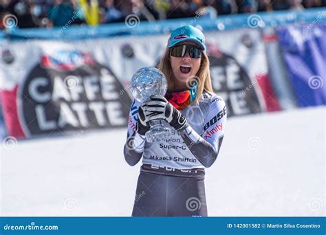 Overall Fis Alpine Ski Super G S Winner Us Mikaela Shiffrin Celebrates As She Holds The Crystal