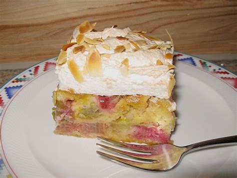 · erdbeer rhabarber kuchen rezept der erdbeer rhabarberkuchen mit streusel vom blech ist einfach und schnell gemacht. Rhabarber - Baiser - Kuchen von toskanaloewe | Chefkoch.de