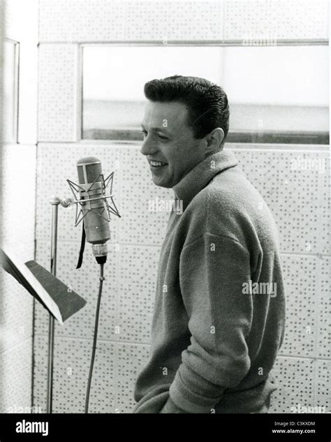 Steve Lawrence Us Singer Best Known For Working As A Duo With His Wife