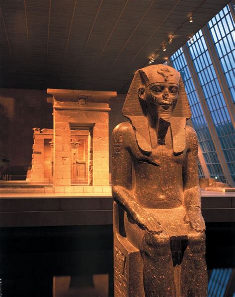 Ancient Egyptian Statue Of Hatshepsut Of The Temple Of Dendur