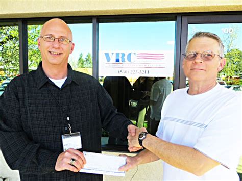 Redding Veterans Accept Ibew 1245 Donation