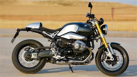 When a motorcycle adorns a premium brand's name, like bmw along with their distinctive roundel, expectations are high. BMW R nine T - Procycles