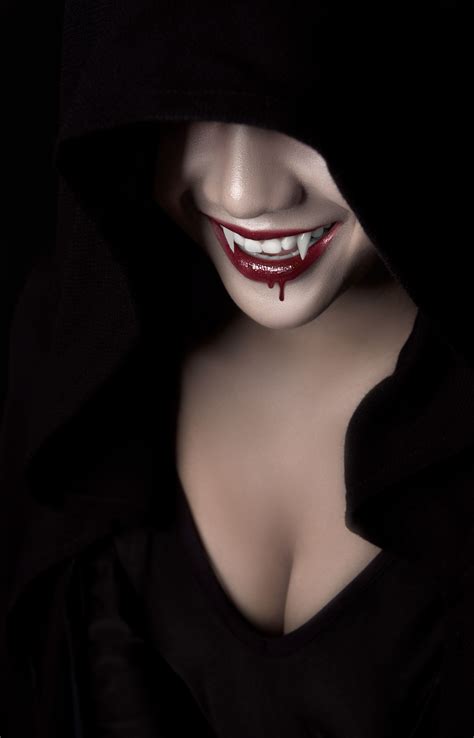 Creature Of The Night Lady Vampire On Behance Vampire Art Vampire