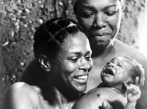 For the remainder of the 1940s, to support her child, angelou moved about. Celebs Who Became Moms Too Young | BabyGaga