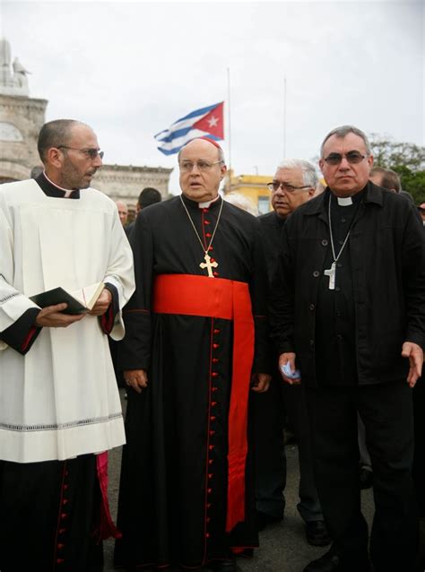 Cardenal Jaime Ortega Y Otras Autoridades Ecleciasticas En La Despedida