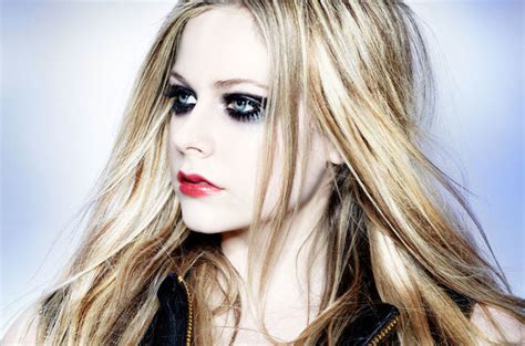 Chart Highlights Avril Lavigne Never Lands On Pop Songs Billboard