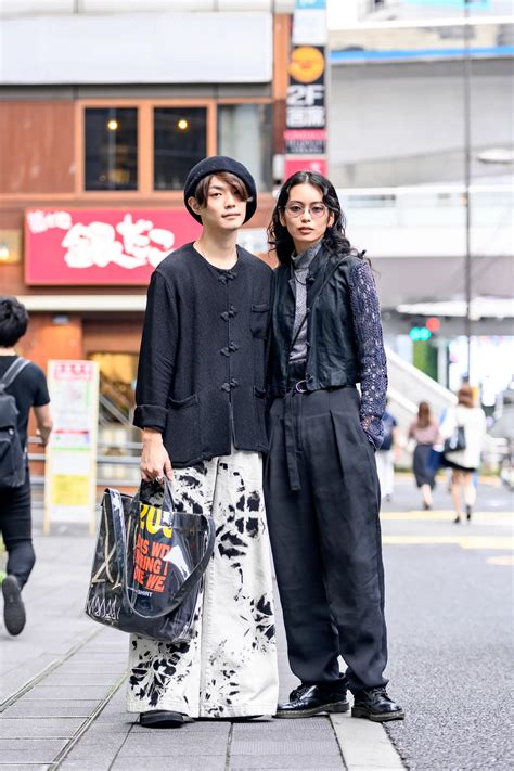 The Best Street Style At Tokyo Fashion Week Spring 2022 Denim Street Style Japan Fashion
